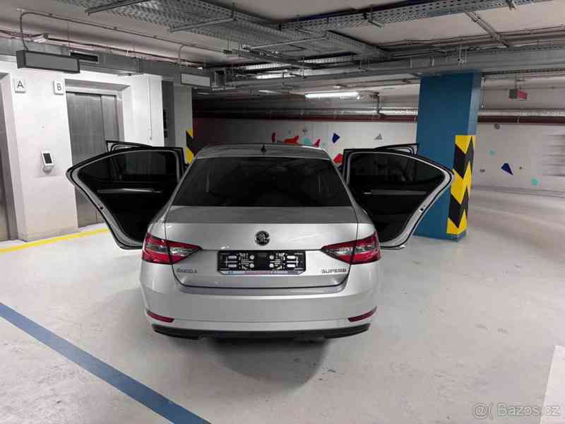 Škoda Superb 2,0   TDI(110kW) - foto 16