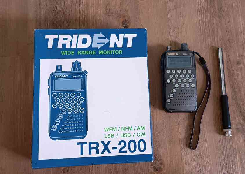 Širokopásmový skener / radiopřijímač Trident TRX-200