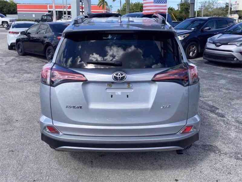 Toyota Rav4 2018  - foto 3