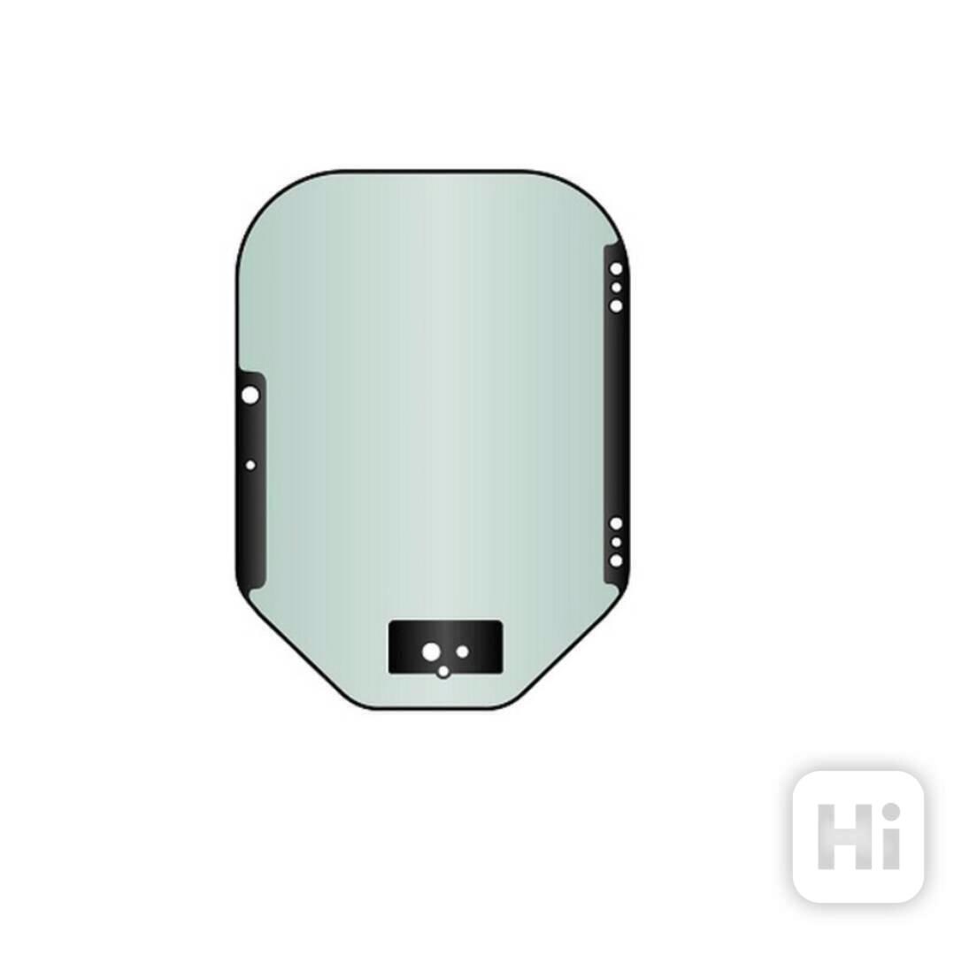 Sklo predné dverové na šmýkač Bobcat S530 - foto 1