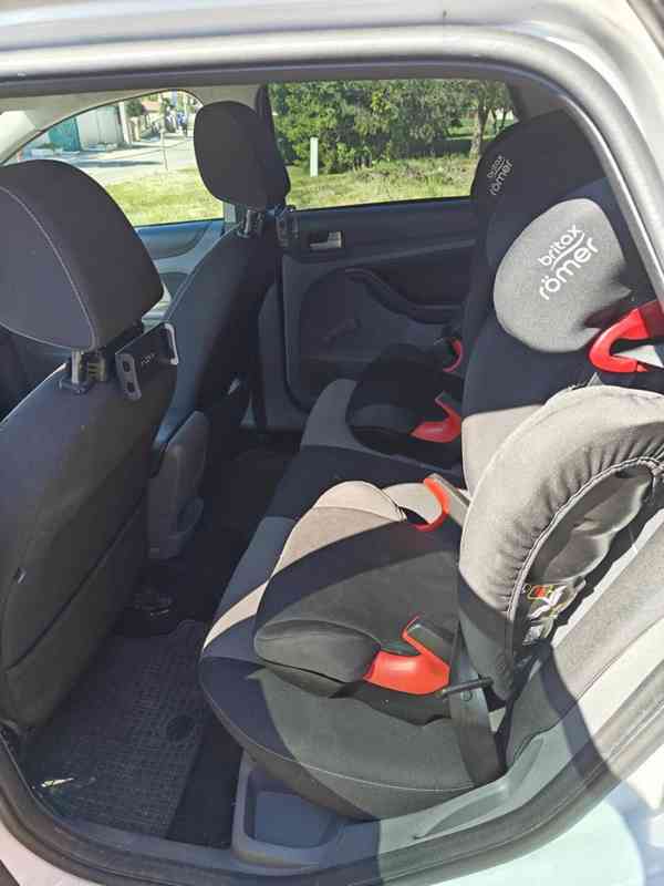 Ford Focus 1,6 - 2010 - foto 14