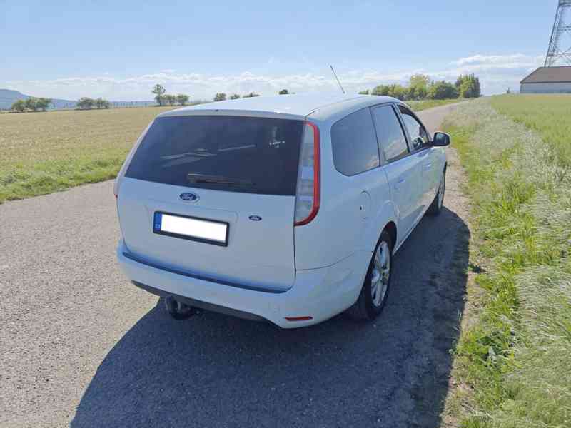 Ford Focus 1,6 - 2010 - foto 6