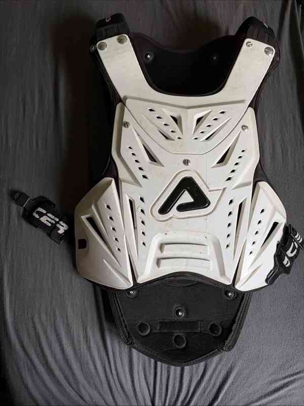 Motokrosový chránič Acerbis