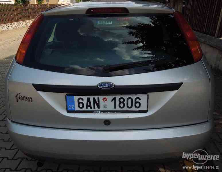 FORD FOCUS 1,6 74 kW 2001 - foto 4