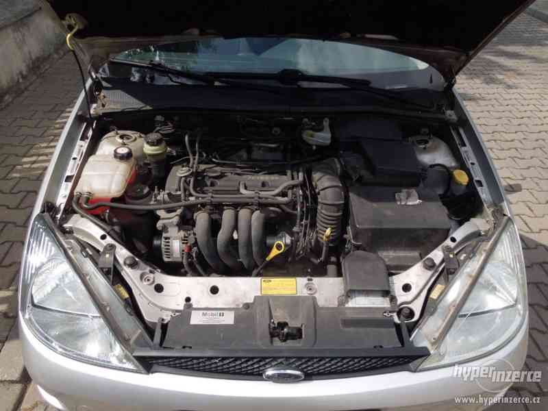 FORD FOCUS 1,6 74 kW 2001 - foto 8