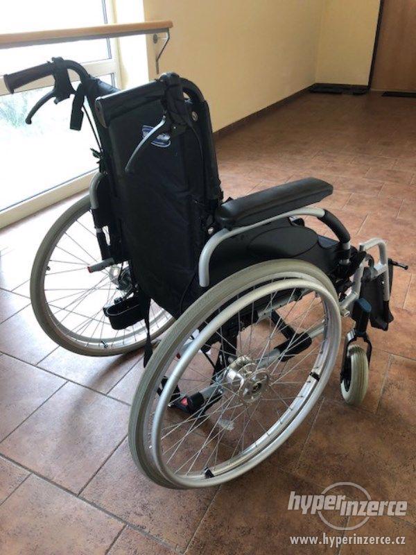 Invalidní vozík Invacare (kod 243b) - foto 2