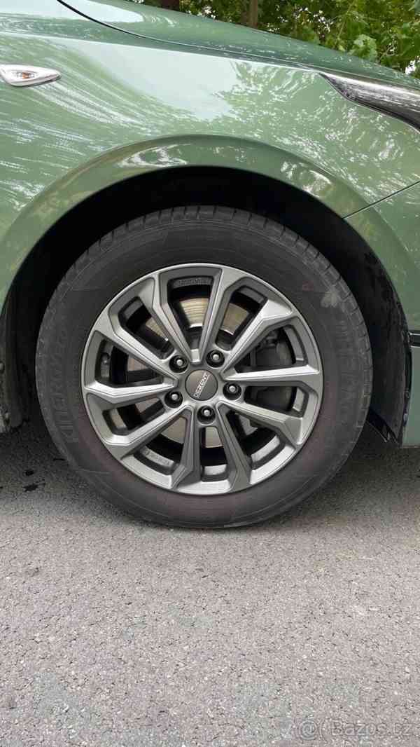 Kia Ceed 1,5   T-GDI GPF SPIN (2023) - foto 6