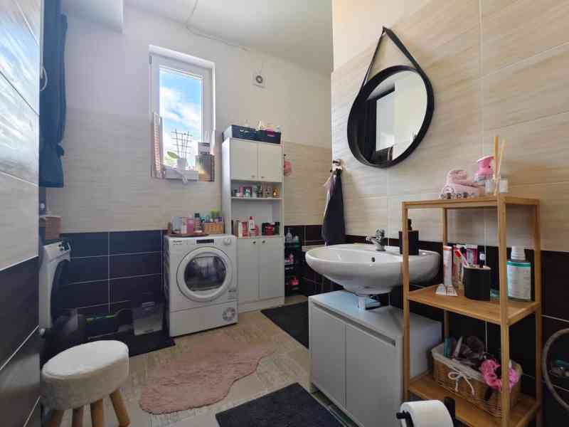 Pronájem 2+kk, 60m2+park. (Stráž pod Ralskem, nám. 5.května) - foto 2