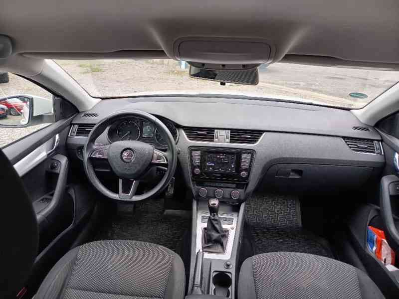 ŠKODA Octavia Combi 1,4TSi Ambition PLUS ČR - foto 16