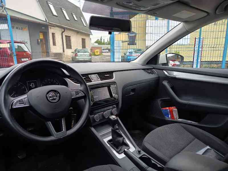 ŠKODA Octavia Combi 1,4TSi Ambition PLUS ČR - foto 18