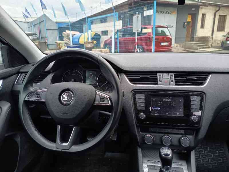 ŠKODA Octavia Combi 1,4TSi Ambition PLUS ČR - foto 17