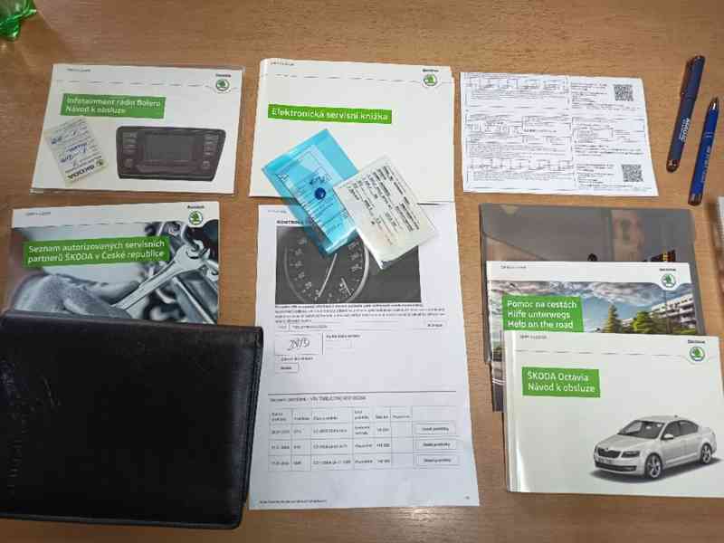 ŠKODA Octavia Combi 1,4TSi Ambition PLUS ČR - foto 21