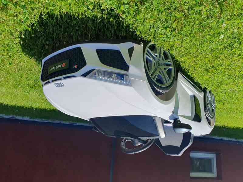 Elektrické auto Audi R8 Spyder - foto 5