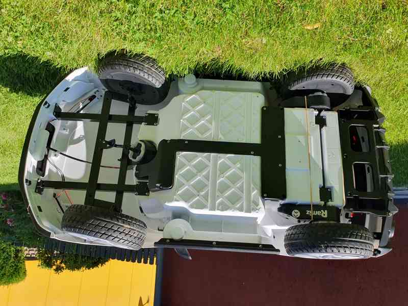 Elektrické auto Audi R8 Spyder - foto 8