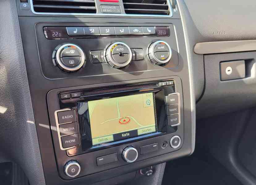 Volkswagen Touran 2.0 TDI Life DSG 103kw - foto 9