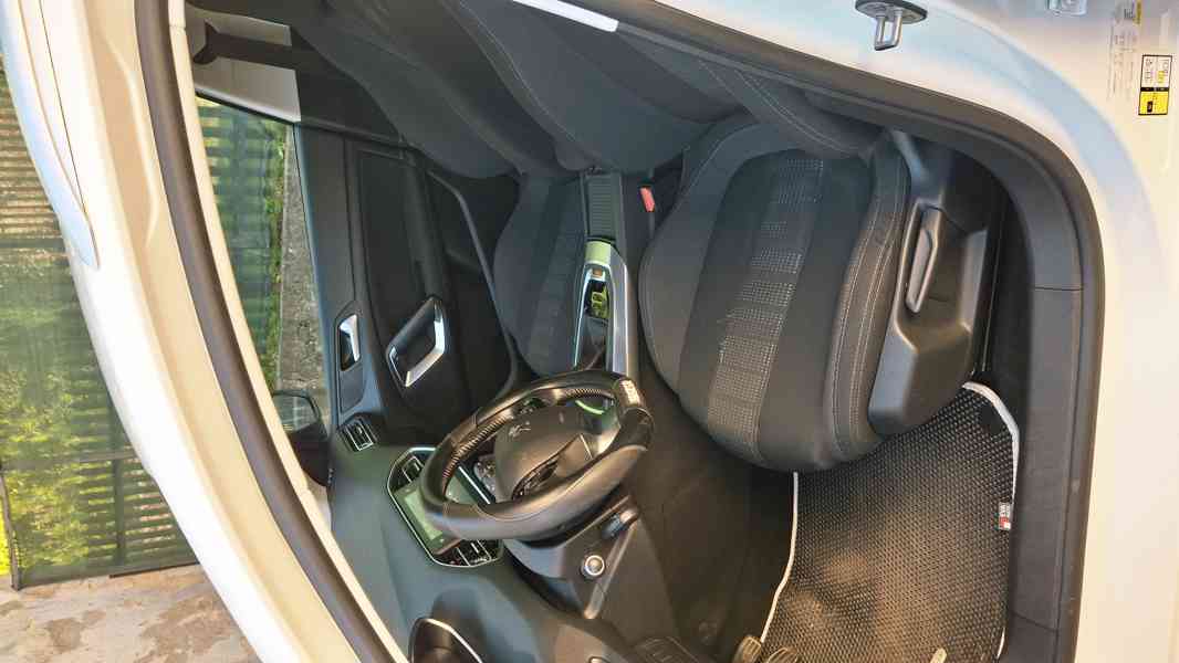Peugeot 308 SW 1,6 bluehdi, 5,6l/100km - foto 10