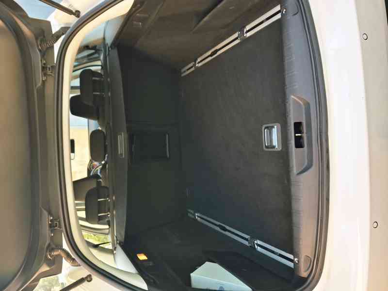 Peugeot 308 SW 1,6 bluehdi, 5,6l/100km - foto 11