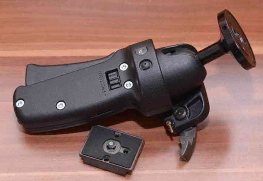 Stativová hlava: Manfrotto 322RC2 **Kulová hlava s rukojetí - foto 3