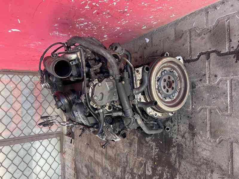 Motor 1,9TDI 77 KW Škoda Octavia typ BXE kompletní - foto 3