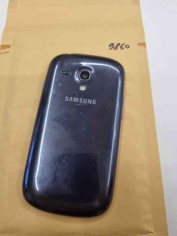 Samsung Galaxy S3 Mini GT-I8200N - foto 2