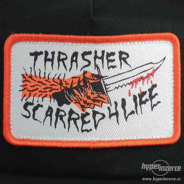 KŠILTOVKA THRASHER SCARRED SNAPBACK - BLACK - foto 3