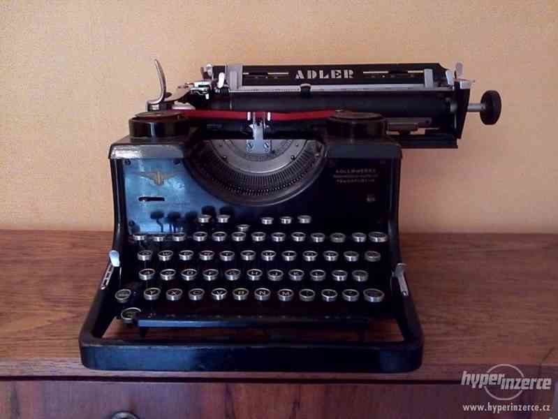 Starožitný psací stroj Adler - foto 1