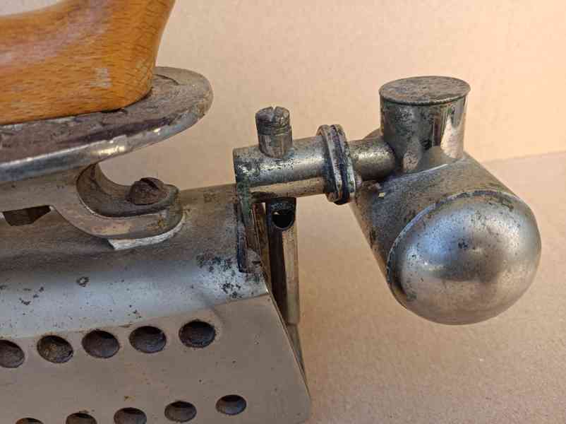 Velmi stará atypická žehlička Feldmeyer Patent - foto 10