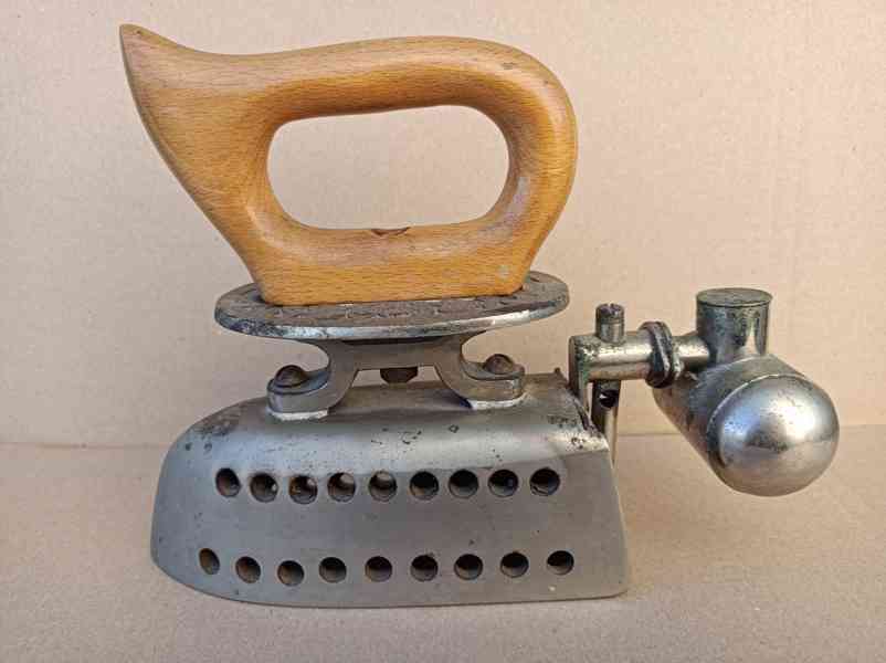 Velmi stará atypická žehlička Feldmeyer Patent - foto 2