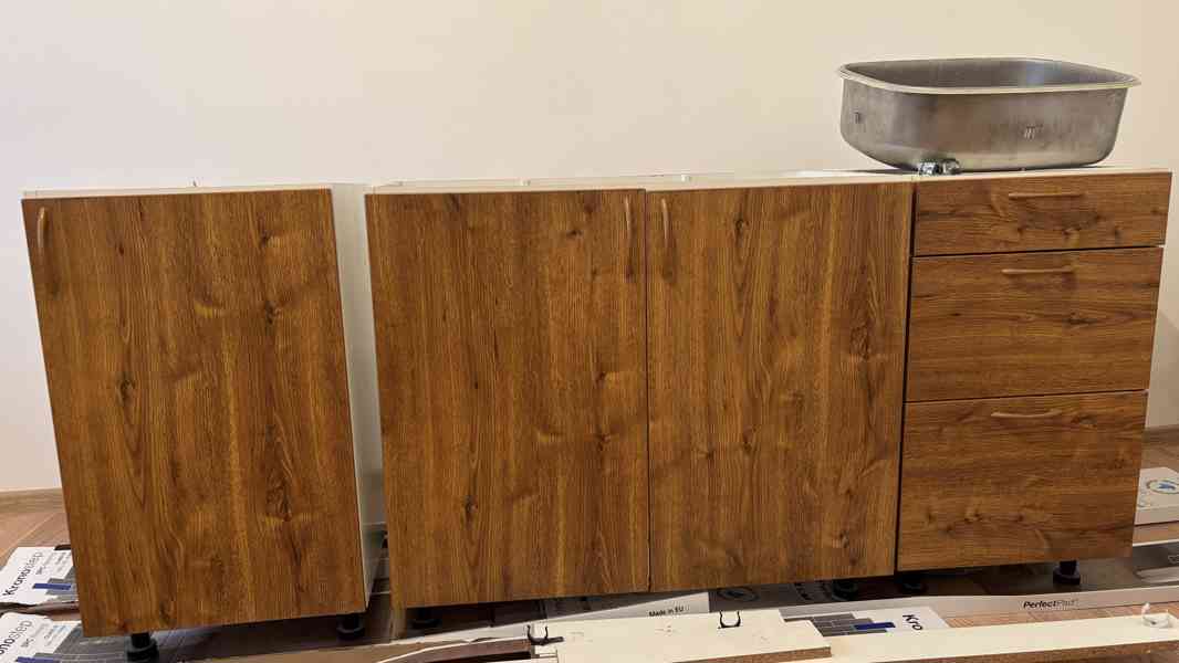 skříňky kuchyňské linky - foto 2