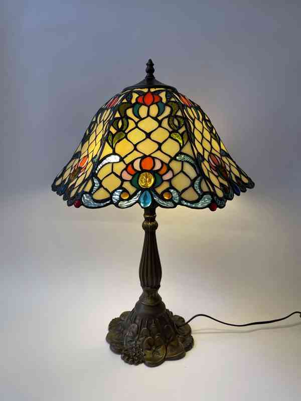 Velká stolní lampa Tiffany v secesním stylu s květy