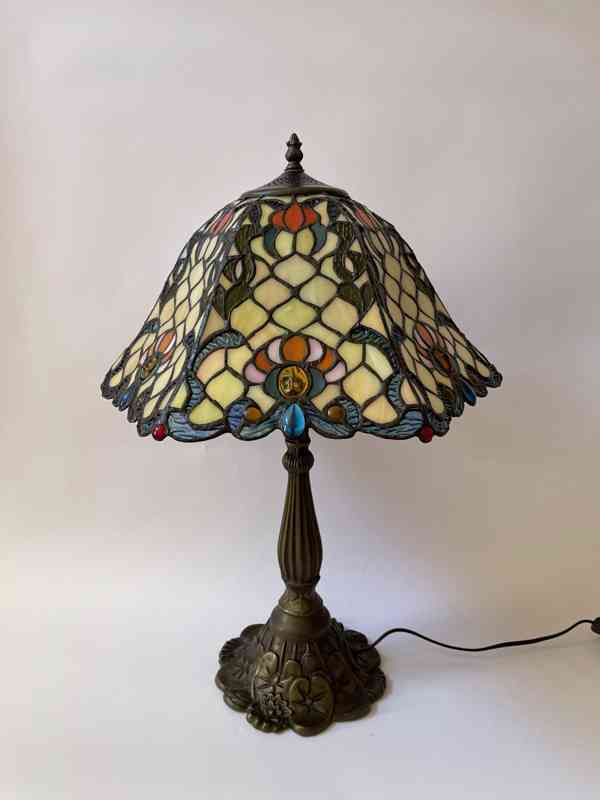 Velká stolní lampa Tiffany v secesním stylu s květy - foto 2