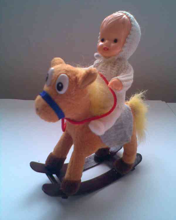 Retro zařízený domeček - foto 3