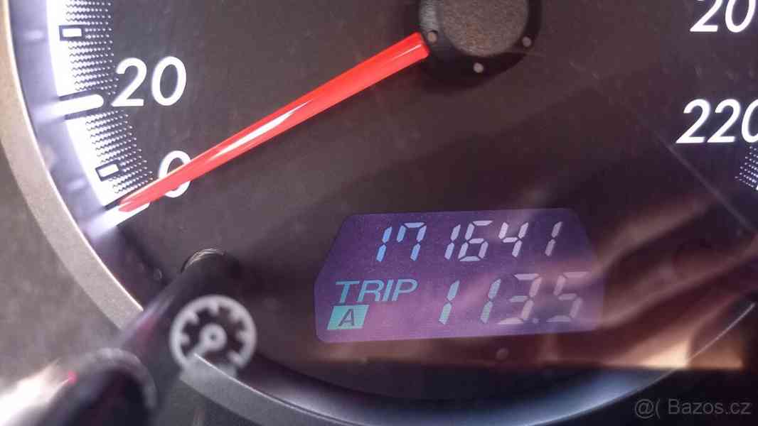 Mazda 5 2,0   i 107 kW, 7 míst, tažné - foto 8