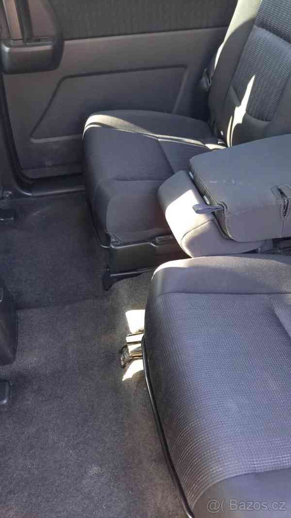 Mazda 5 2,0   i 107 kW, 7 míst, tažné - foto 3