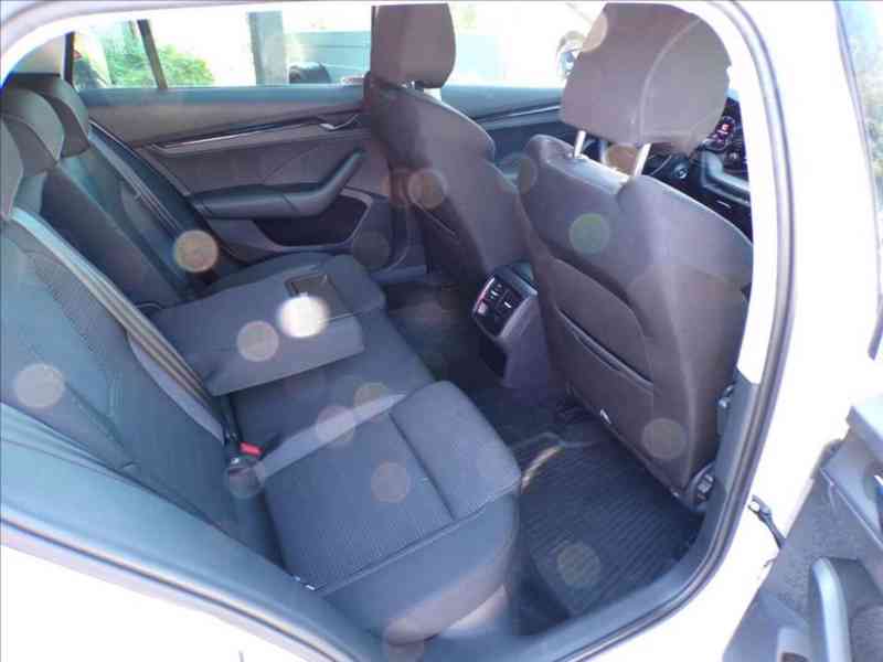 Škoda Octavia 2,0 TDI DSG,AMBITION-DPH - foto 12