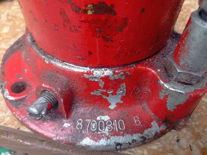 Hydraulický hever, zvedák panenka 12t - foto 2