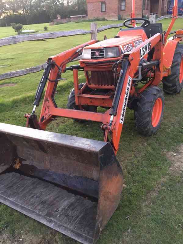 Traktor Kubota B50 HST 17 + čelní nakladač - foto 2