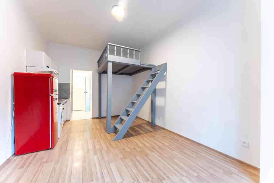 Pronájem bytu 1+kk 23 m² Křižíkova, Praha - foto 2
