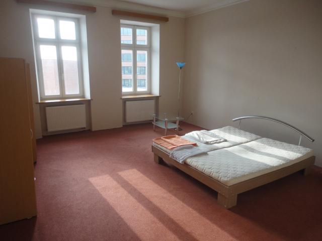 Pronájem 2+1, ulice Dornych, centrum (u Vaňkovky), 85 m2, ko - foto 2