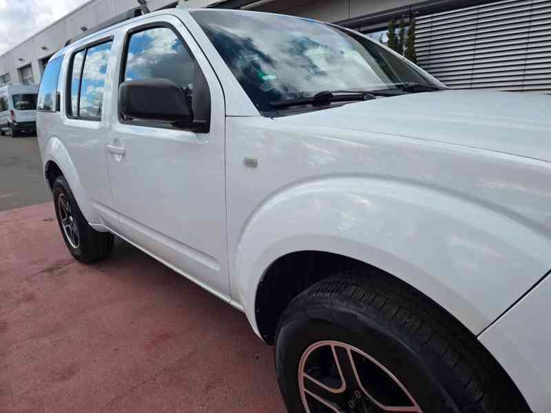 Nissan Pathfinder 2.5 dCi 126kw - foto 8