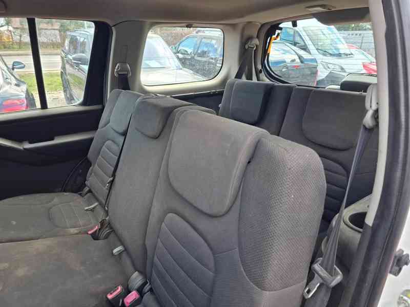Nissan Pathfinder 2.5 dCi 126kw - foto 12