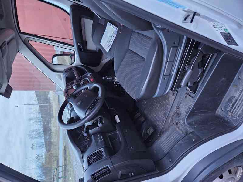 Prodej automobilu - dodávky - foto 4