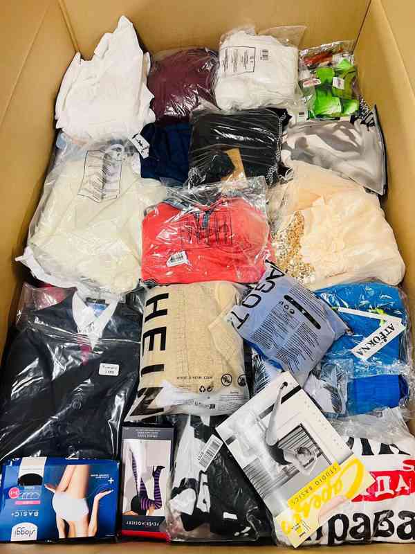 Paleta s oblečením  - foto 2