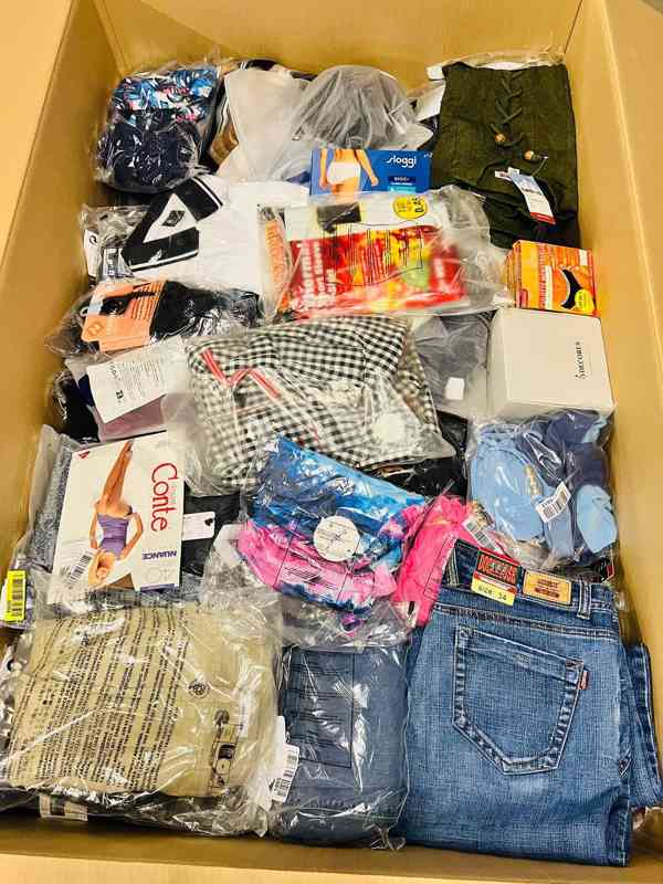 Paleta s oblečením  - foto 3