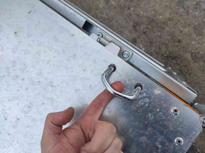 Elektrohydraulický sklápěč 258x143x34, 2700 kg - foto 5