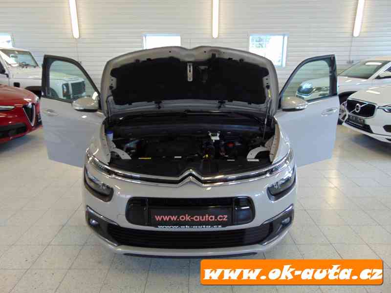 Citroën Grand C4 Picasso 1.6 HDI SHINE 96 kW 7MÍST 2019 - foto 24