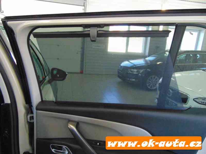 Citroën Grand C4 Picasso 1.6 HDI SHINE 96 kW 7MÍST 2019 - foto 13