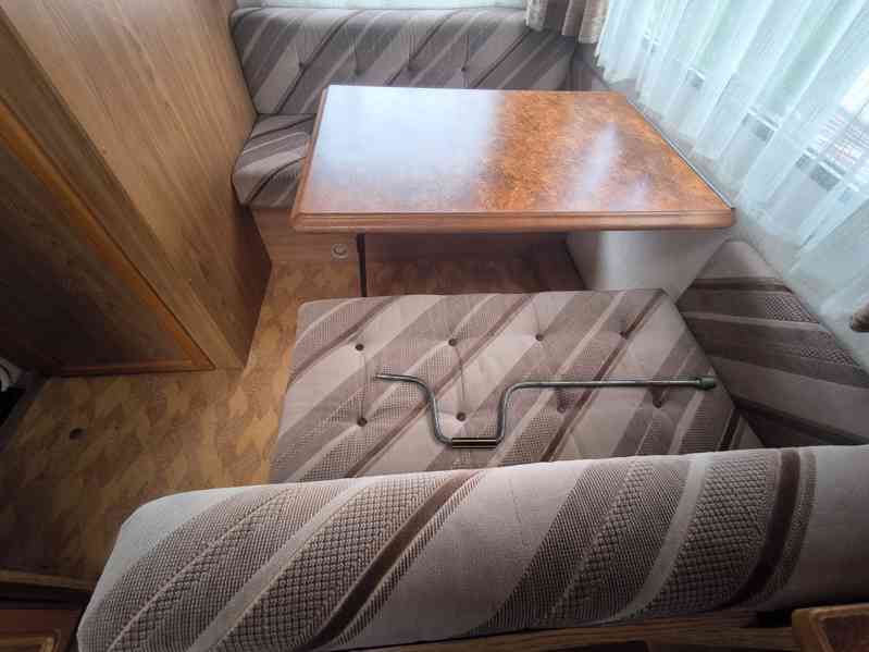 Pěkný a čistý Burstner 500 na pevné stání. Odvoz možný. - foto 12