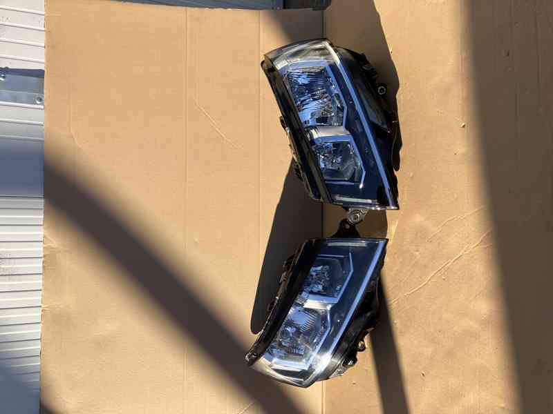 predni svetla vw transporter t6.1 20- levy pravy - foto 2