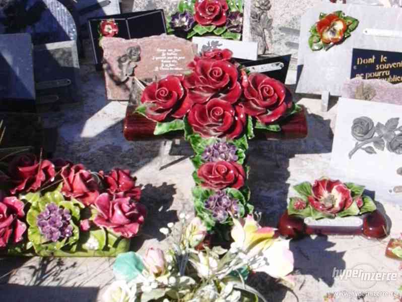 Keramická růže – červená s mašlí - foto 4
